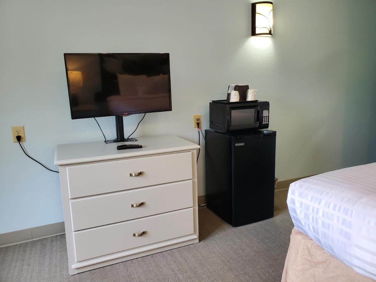 Coastal Inn & Suites Wilmington Zewnętrze zdjęcie