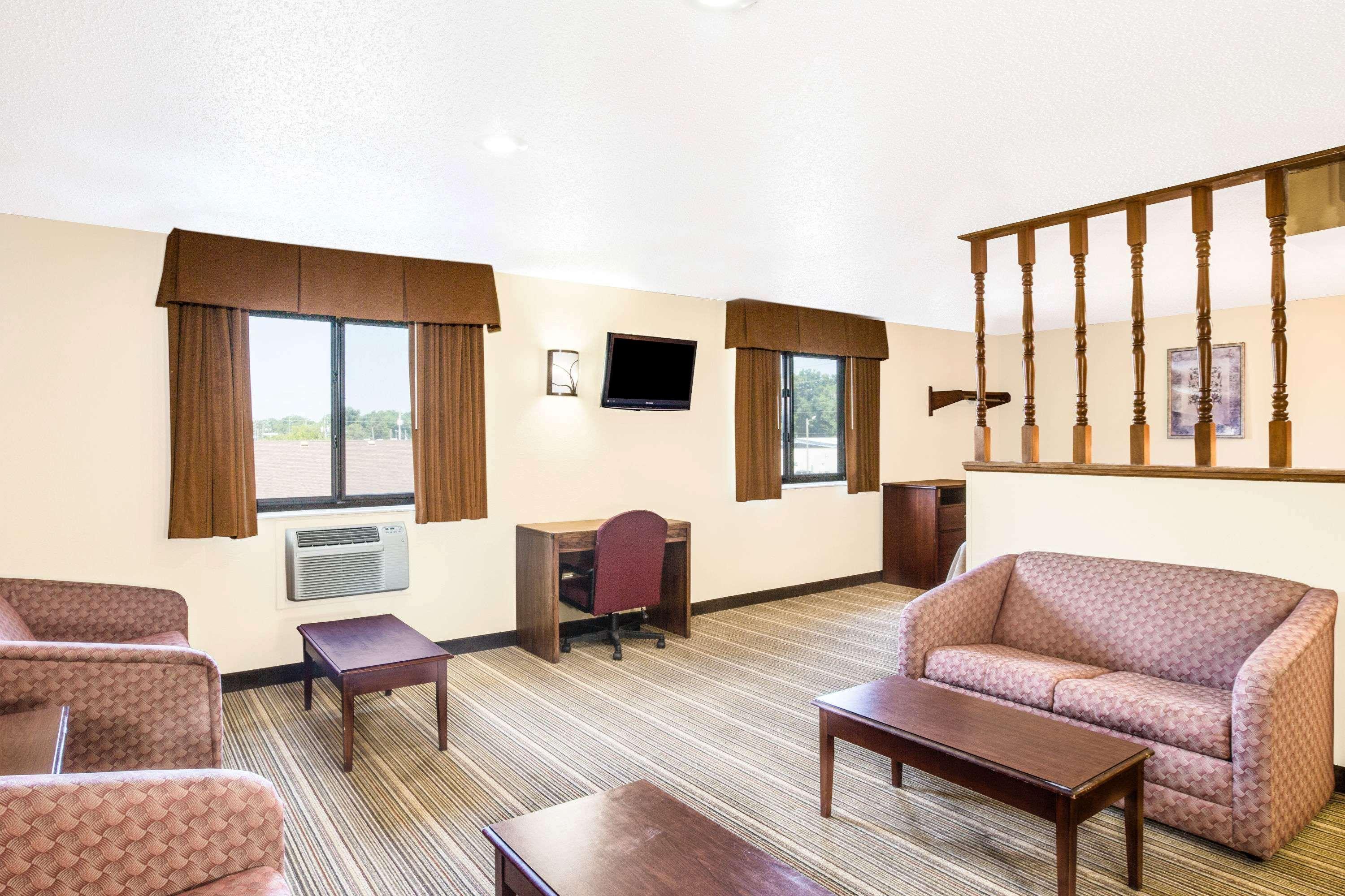 Coastal Inn & Suites Wilmington Zewnętrze zdjęcie