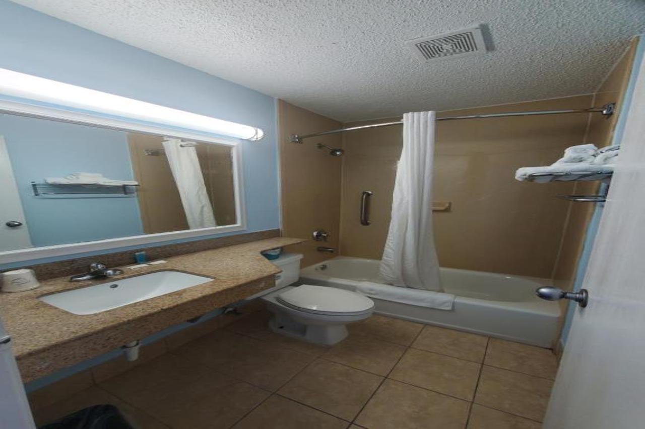 Coastal Inn & Suites Wilmington Zewnętrze zdjęcie